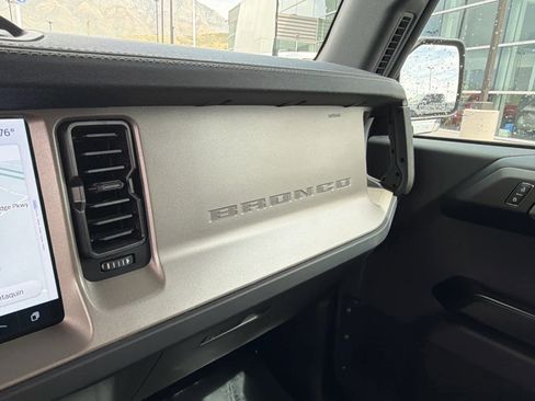 Certified 2025 Ford Bronco Outer Banks AWD/4WD image 35
