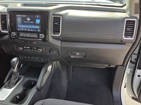 Used 2024 Nissan Frontier SV w/ SV Convenience Package RWD image 21