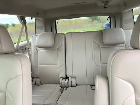Used 2015 GMC Yukon XL Denali w/ Premium Package AWD/4WD image 38