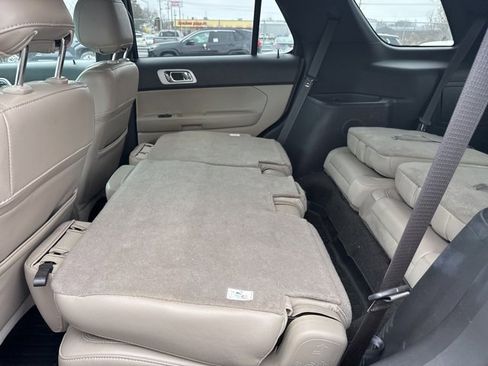 Used 2013 Ford Explorer XLT image 17