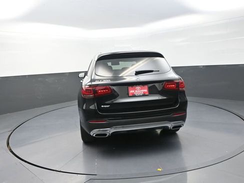 Used 2021 Mercedes-Benz GLC 300 4MATIC image 4