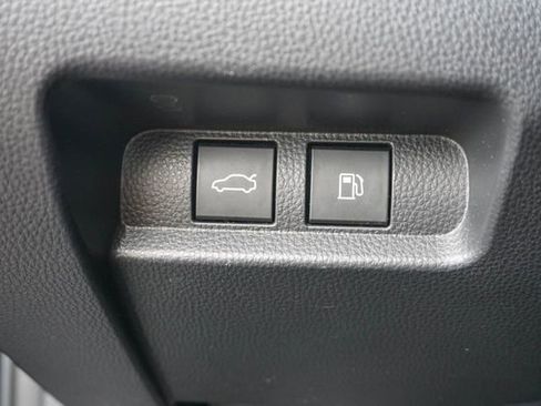Used 2025 Toyota Crown AWD/4WD image 25