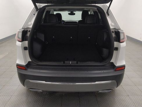 Used 2019 Jeep Cherokee Limited AWD/4WD image 29