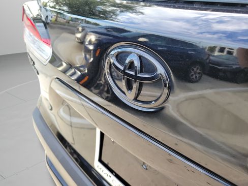 Used 2024 Toyota Corolla Cross AWD Hybrid image 8