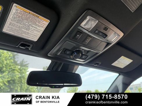 Used 2019 Toyota Tacoma TRD Off-Road w/ Technology Package AWD/4WD image 17