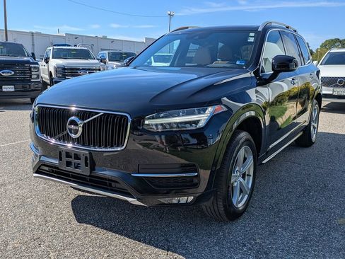 Used 2018 Volvo XC90 T5 Momentum w/ Convenience Package AWD/4WD image 8