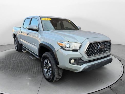 Used 2019 Toyota Tacoma TRD Off-Road image 8