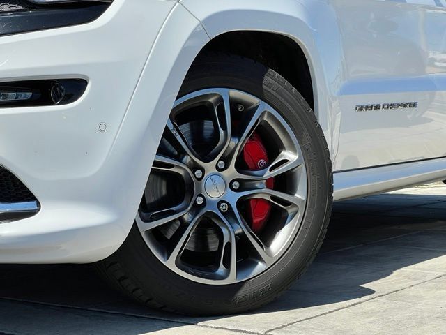 Used 2015 Jeep Grand Cherokee SRT w/ Luxury Group II AWD/4WD image 2