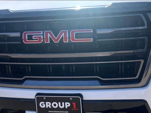 Used 2024 GMC Yukon XL AT4 w/ AT4 Premium Package AWD/4WD image 30