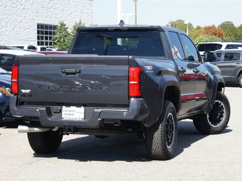 Used 2025 Toyota Tacoma TRD Off-Road AWD/4WD image 27