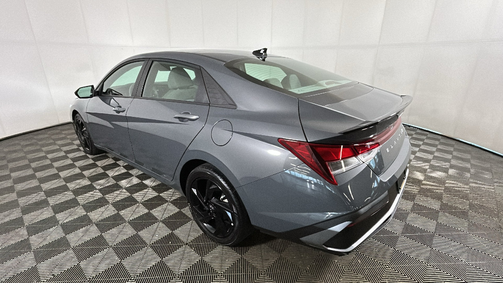 Used 2026 Hyundai Elantra Sport FWD image 5