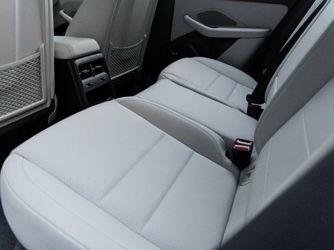 Used 2024 Porsche Macan 4 Electric image 23