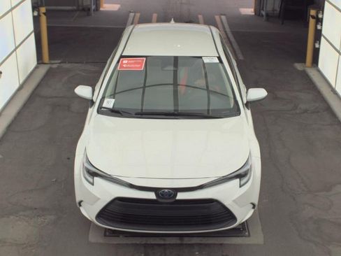 Used 2024 Toyota Corolla LE image 2