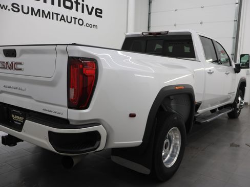 Used 2022 GMC Sierra 3500 Denali w/ Denali Ultimate Package AWD/4WD image 4