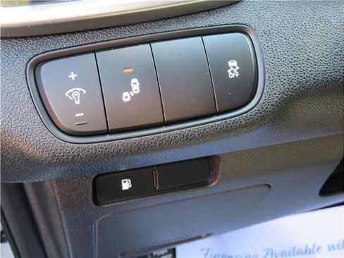 Used 2019 Kia Sorento FWD V6 image 12