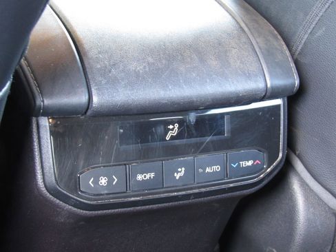 Used 2023 Toyota Highlander Limited AWD/4WD image 35