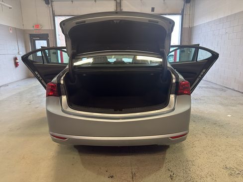 Used 2015 Acura TLX V6 SH-AWD w/ Technology Pkg image 13