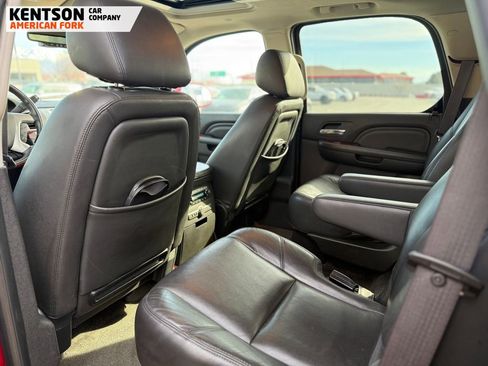 Used 2014 Cadillac Escalade Luxury image 39