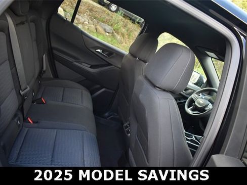 New 2025 Chevrolet Equinox LT w/ Safety and Technology Package image 14