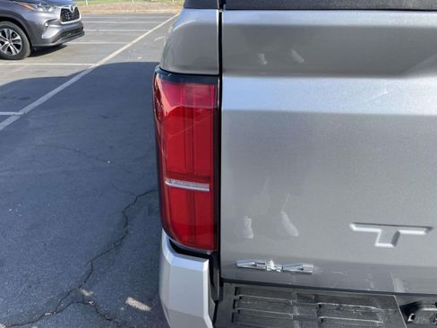 Used 2025 Toyota Tacoma SR5 image 15