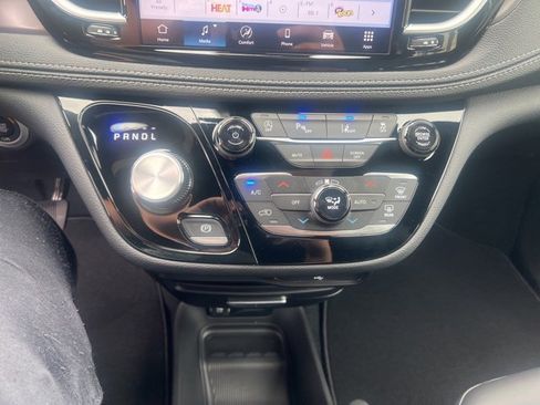 New 2026 Chrysler Pacifica Select image 23