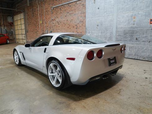 Used 2010 Chevrolet Corvette Grand Sport w/ Preferred Equipment Group RWD image 12