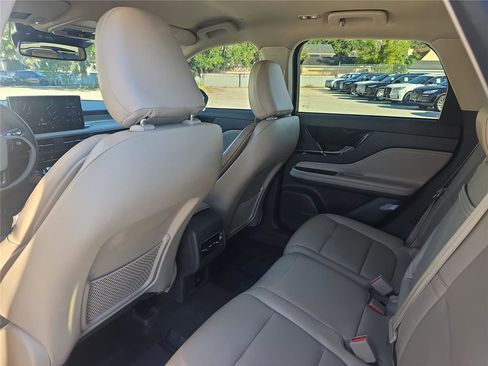 Used 2023 Lincoln Corsair FWD image 8