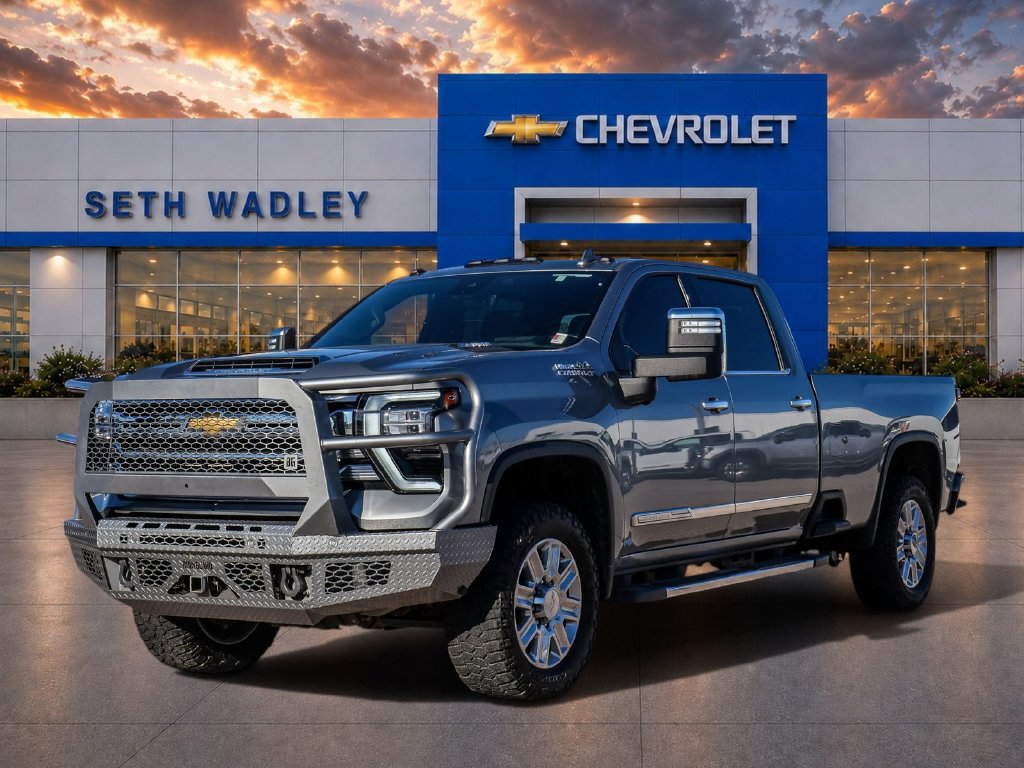 Used 2024 Chevrolet Silverado 3500 High Country w/ Technology Package AWD/4WD image 3