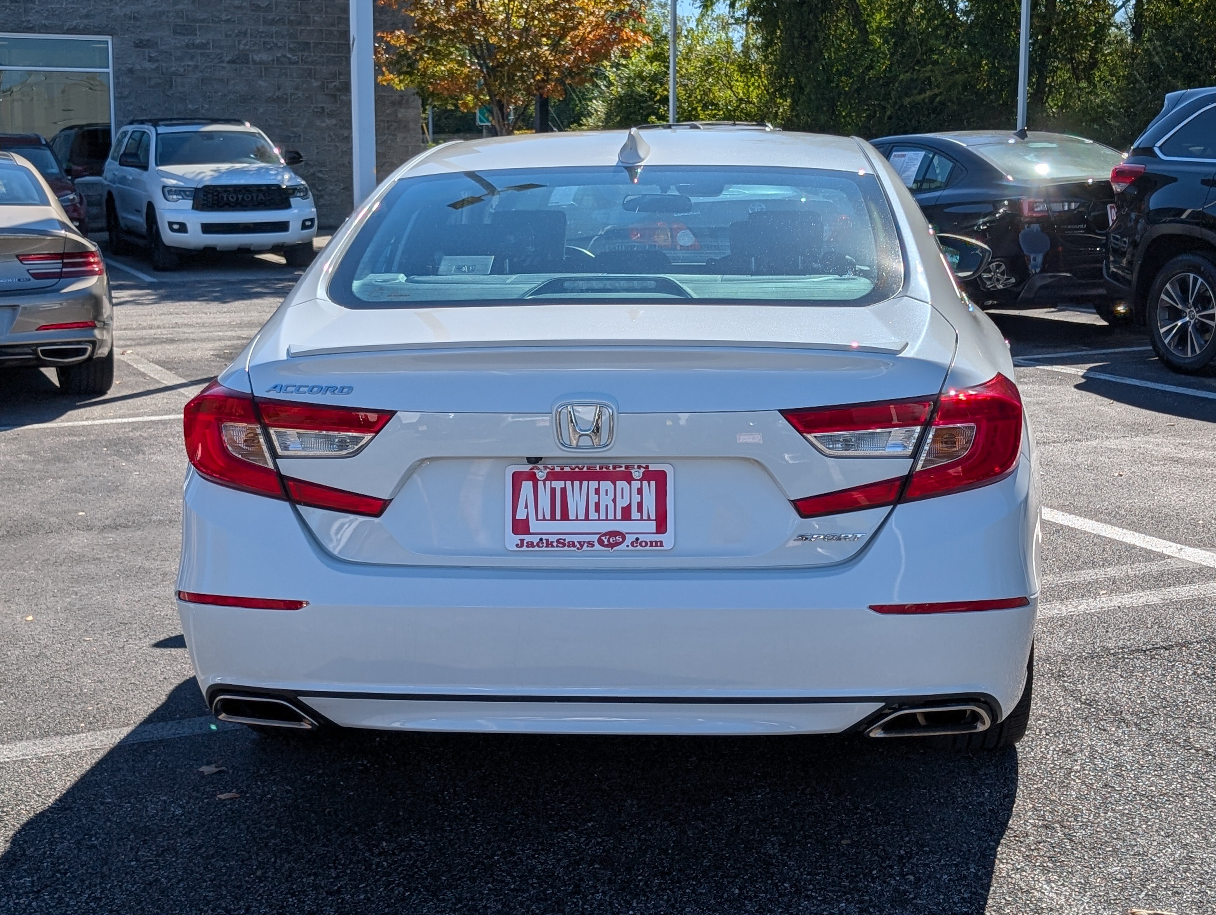 Used 2018 Honda Accord Sport image 4