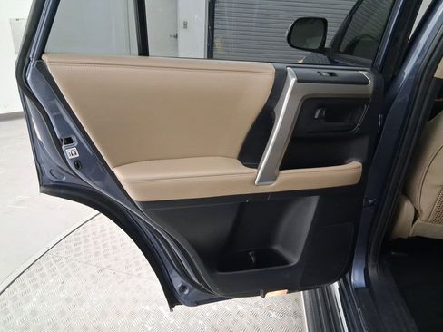 Used 2013 Toyota 4Runner Limited image 31