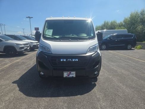 Used 2025 RAM ProMaster 2500 w/ Convenience Group FWD image 3