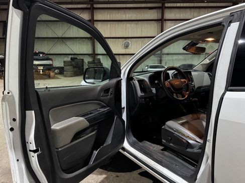 Used 2017 Chevrolet Colorado W/T w/ WT Convenience Package image 11