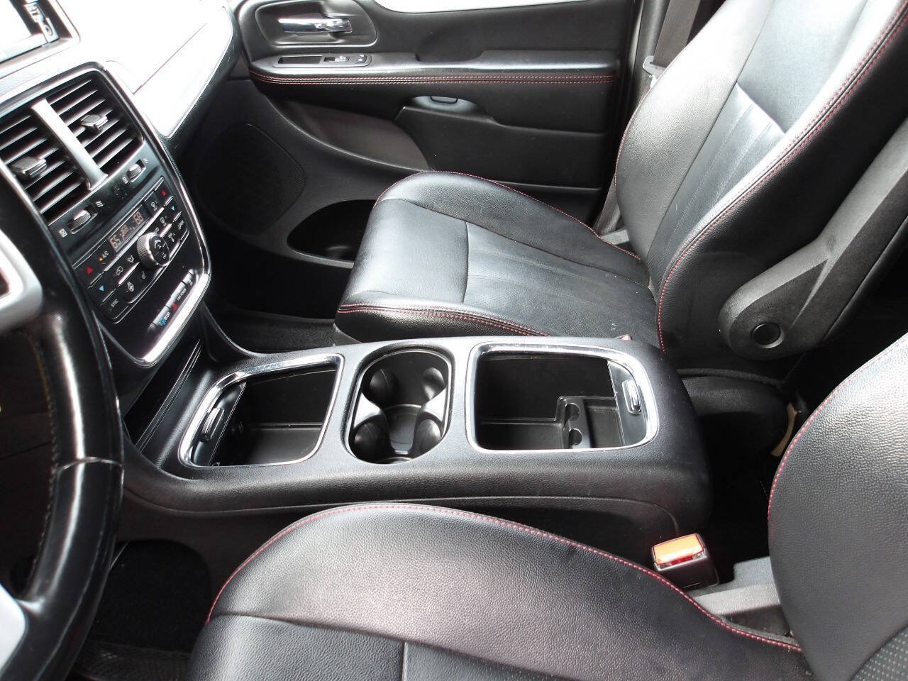 Used 2019 Dodge Grand Caravan GT FWD image 17