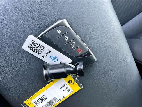 Used 2022 Lexus ES 350 w/ Premium Package FWD image 15