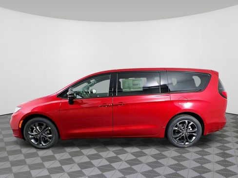 New 2026 Chrysler Pacifica Select FWD image 29