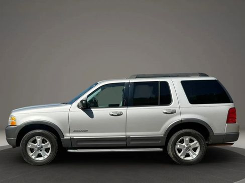 Used 2005 Ford Explorer Sport XLT image 8