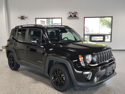 Used 2019 Jeep Renegade Altitude w/ Quick Order Package 2XM FWD image 22