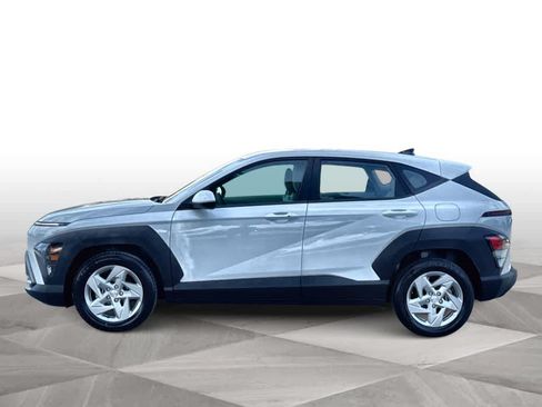 Used 2024 Hyundai Kona SE FWD image 4