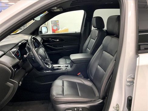 Used 2023 Chevrolet Traverse RS image 10