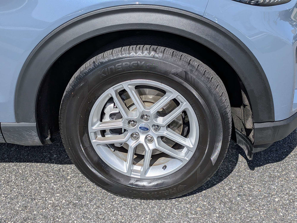 Used 2025 Ford Explorer Active RWD image 37