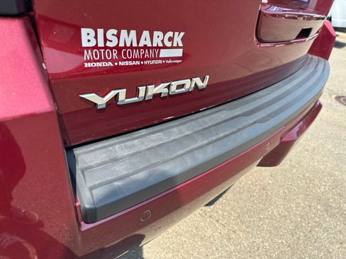 Used 2018 GMC Yukon SLT w/ HD Trailering Package AWD/4WD image 6