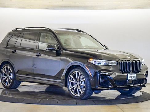 Certified 2021 BMW X7 M50i w/ Dynamic Handling Package image 6