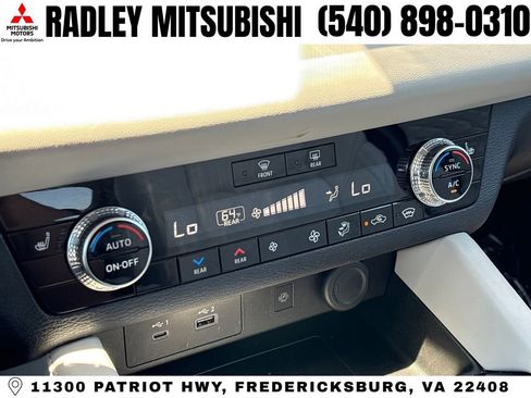 Used 2023 Mitsubishi Outlander SEL AWD/4WD image 10