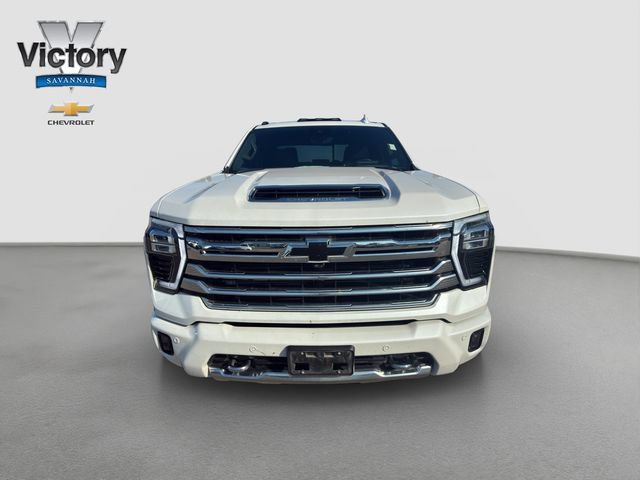 Used 2024 Chevrolet Silverado 2500 High Country w/ High Country Premium Package AWD/4WD image 2