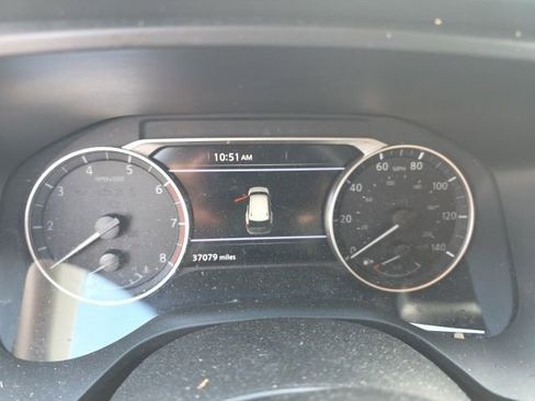 Used 2024 Nissan Rogue SV w/ SV Premium Package FWD image 15