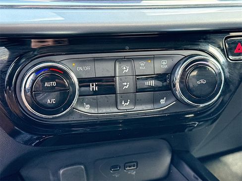 Certified 2025 Chevrolet Trax LT w/ Driver Confidence Package image 15