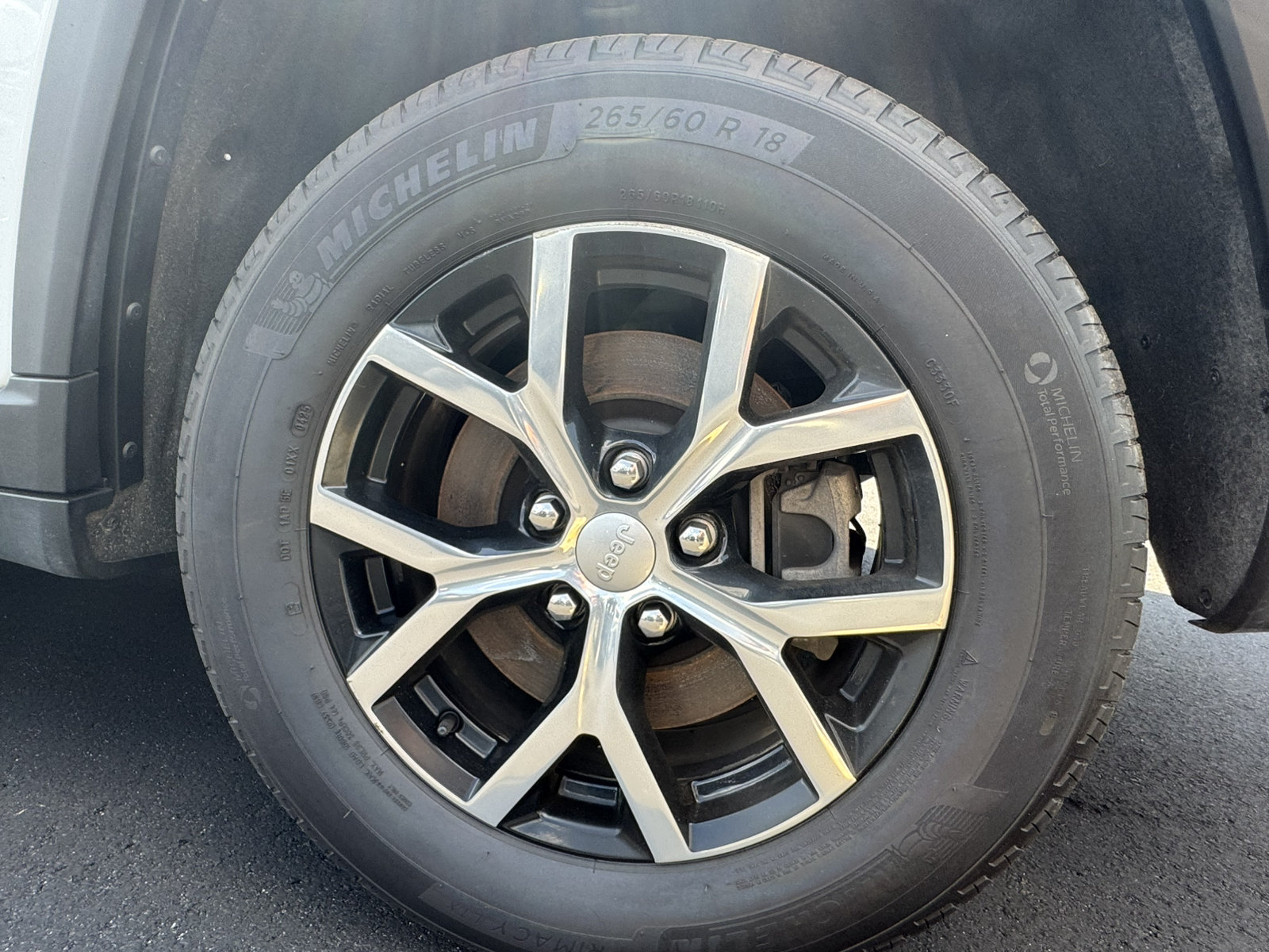Used 2025 Jeep Grand Cherokee L Limited RWD image 23