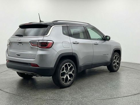 Used 2025 Jeep Compass Limited AWD/4WD image 9