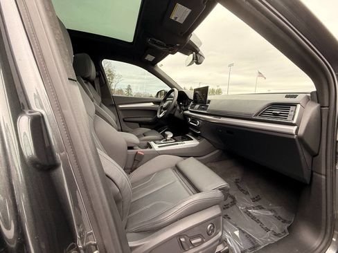 Used 2024 Audi Q5 2.0T Premium w/ Summer of Audi Package image 16