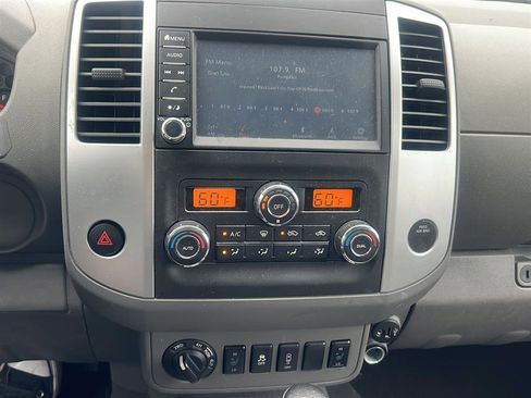 Used 2021 Nissan Frontier SV AWD/4WD image 2